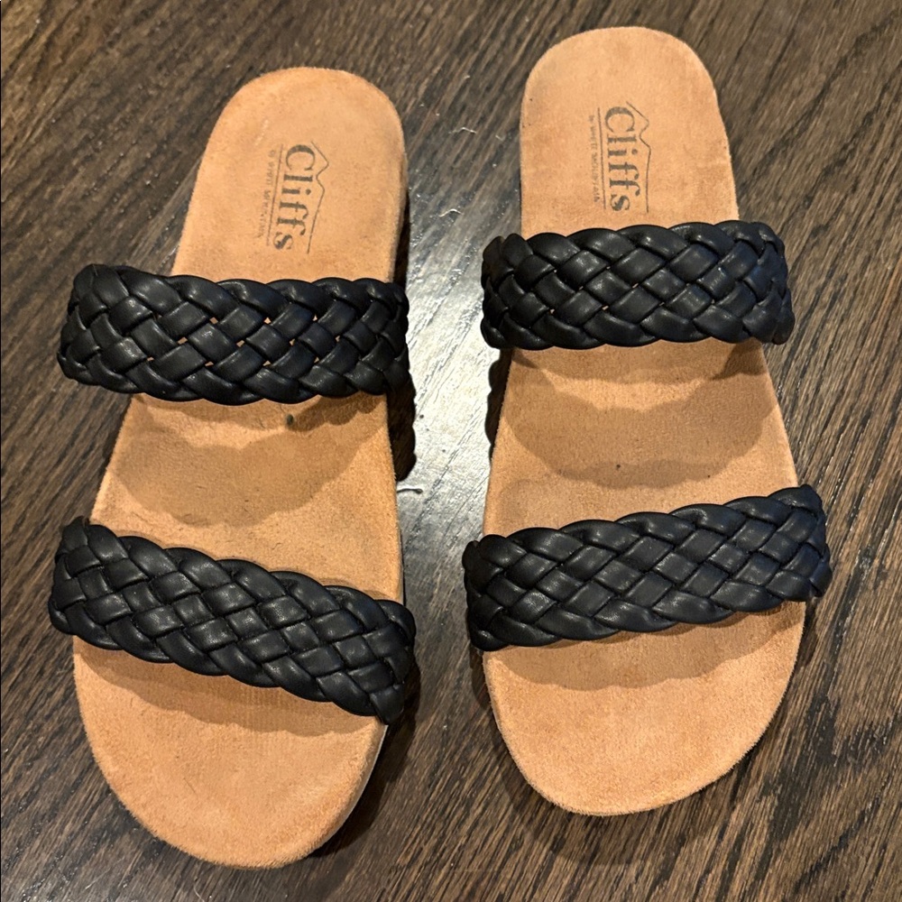 Cliffs by WHITE MOUNTAIN Black and Tan Sandals